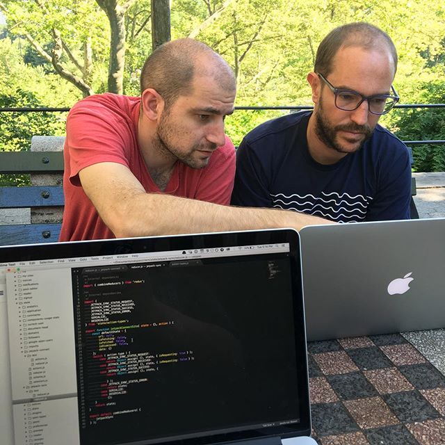 Moved to the chess tables in central park. @enejbajgoric and Miguel are pair programming on Jetpack sync while I work on adding a Calypso redux store for sync.