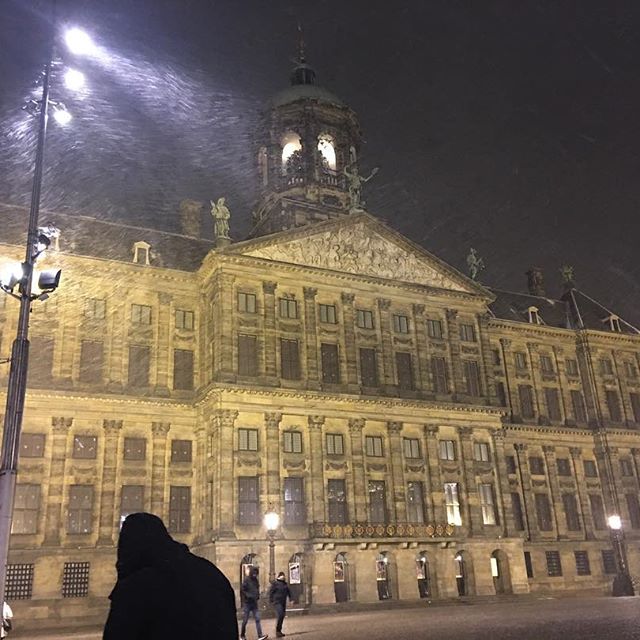 An unknown building in the snow ?